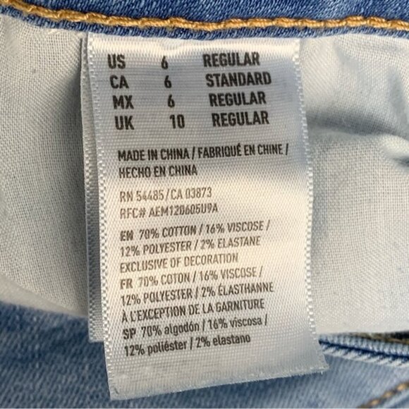 American Eagle Low Rise Artist Crop Jeans - Picture 9 of 11